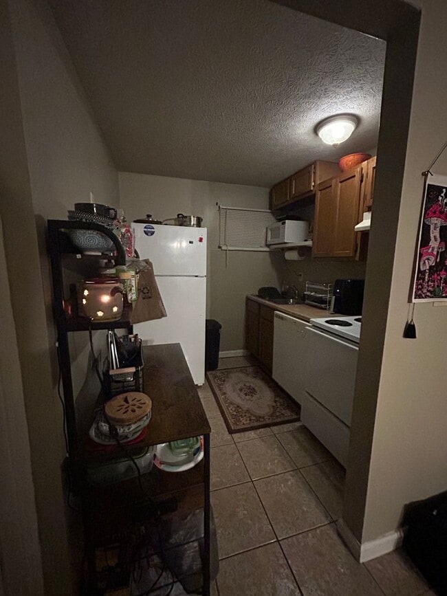 Photo - 2 bedroom-close to campus!