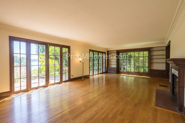 Photo - Riverfront Perfection with this Charming 3 Bedroom Lake Oswego Home!