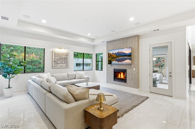 Photo - 75 Pristine Glen St