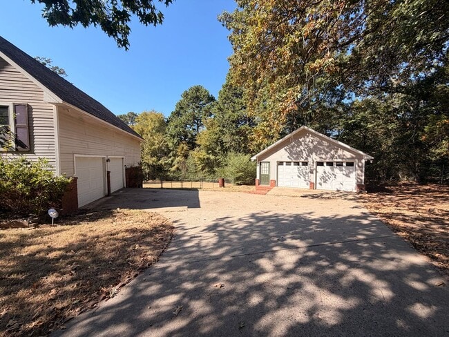11 Henry Ct