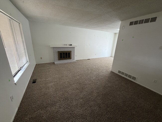 16747 E Mansfield Cir