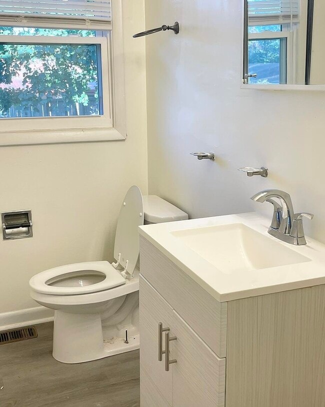 Photo - 1653 Brittany Ln