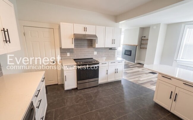 Photo - 1681 Manchester Ave