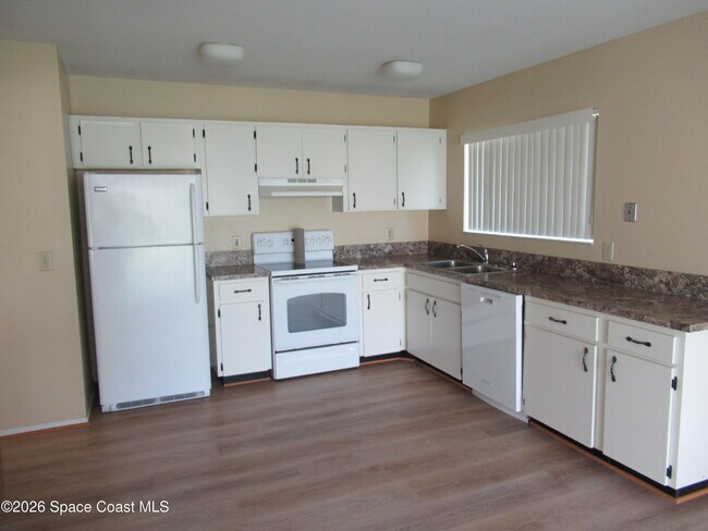 Photo - 971 Hooper Ave NE