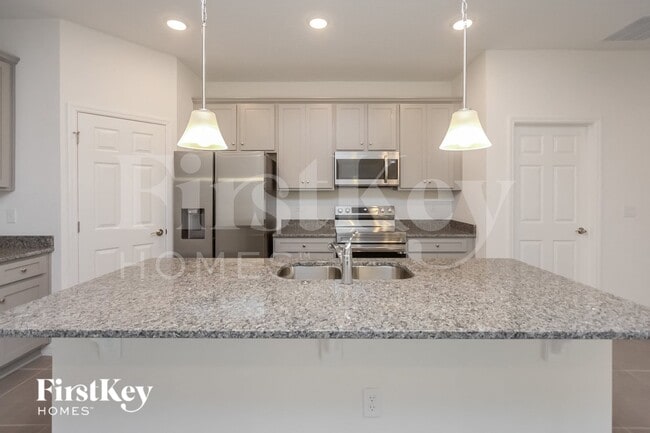 Photo - 356 Corbel Ln