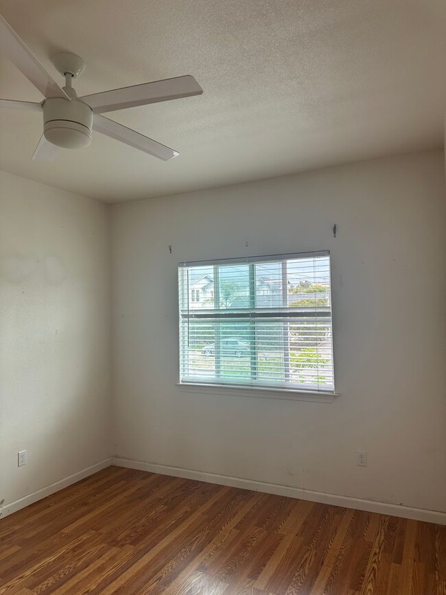 Photo - 1258 Ramona Ave Unit B