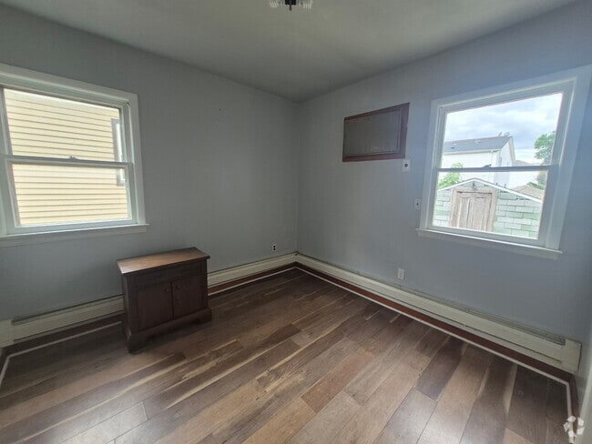 Building Photo - 133 Magazine St Rental