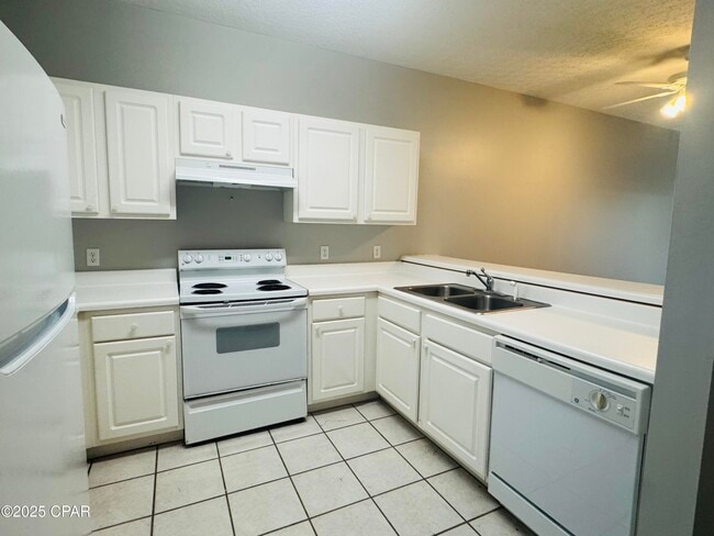 Photo - 34 Heron's Watch Way Unit 3202