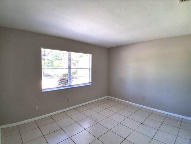 Photo - 2203-2205 SE 15th Pl