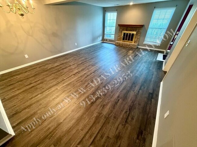 Photo - Spacious 2 Bed 2 Bath Ground Floor Unit-Available NOW!!