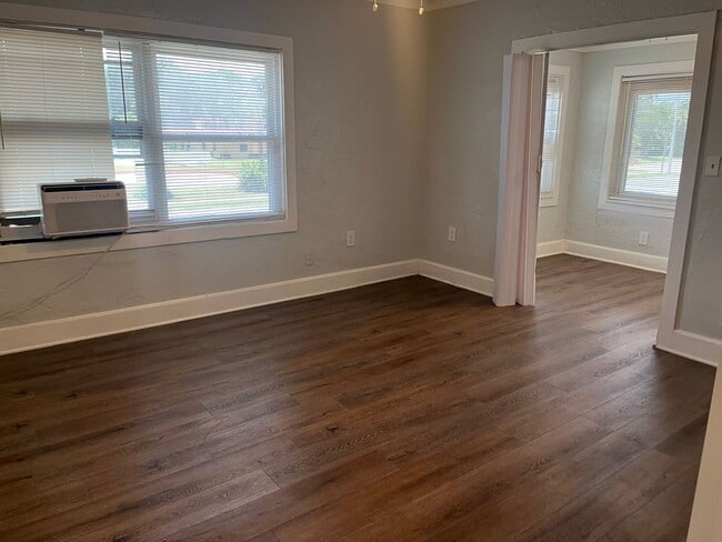 1125 S Ridgewood Ave Unit 1125 B