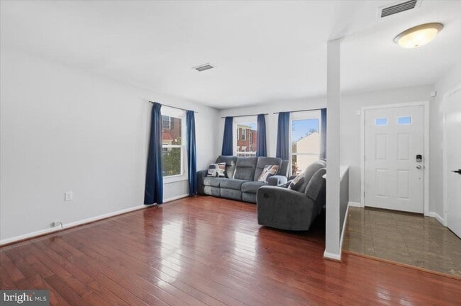 Photo - 14187 Royal Oak Ln