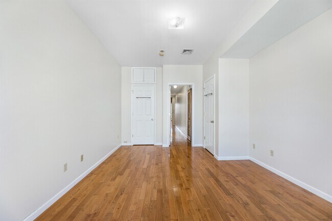 Photo - 56 Monitor St Unit 1L