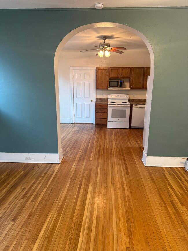 Living Room/Kitchen Entrance - 810 E McCarty St