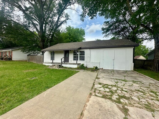 Photo - Coming Soon! Charming & Updated 3-Bedroom Home in the Heart of Lindale!