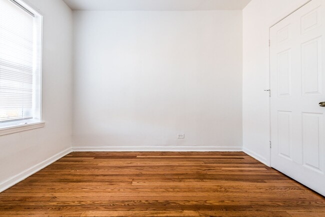 Photo - 400-402 S Kilbourn Ave Chicago, IL 60624