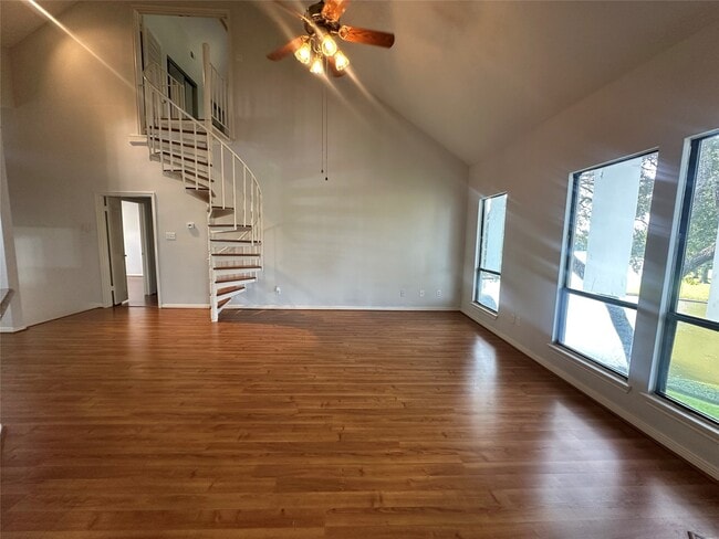 Building Photo - 4144 Greystone Way Unit 504 Rental