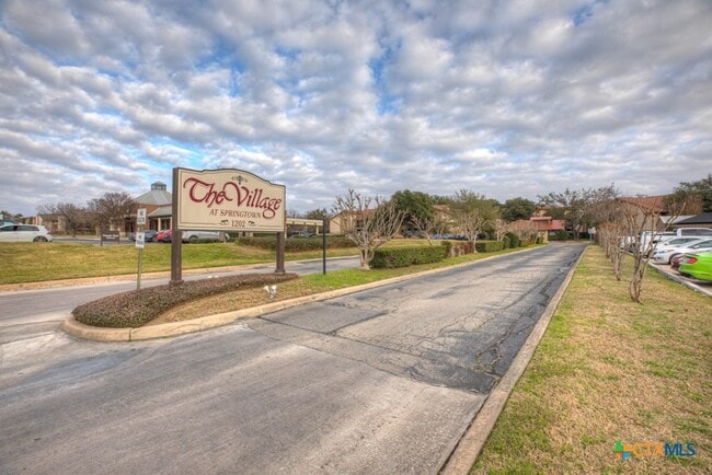 Photo - 1202 Thorpe Ln Unit 503