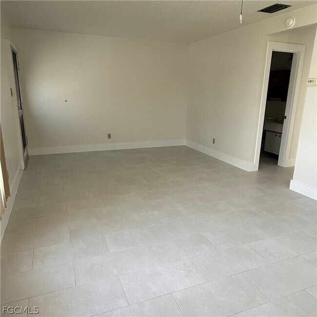 Photo - 26 Hamlin Ct