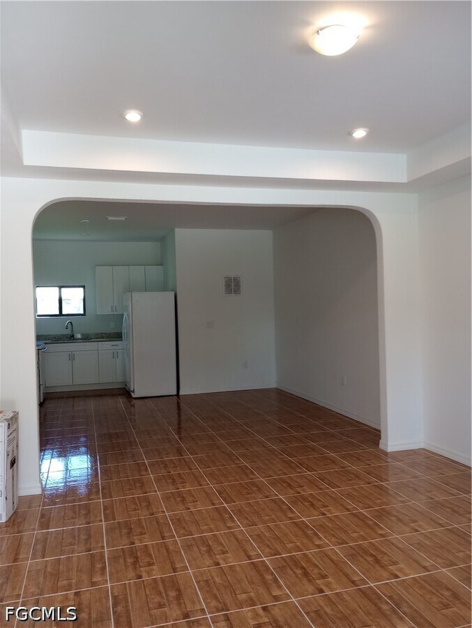 Photo - 423 Canyon Dr S