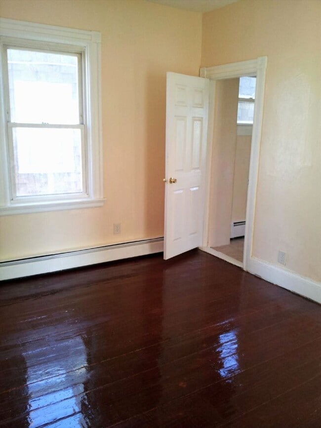 Photo - 6 Young Ave Unidad 1