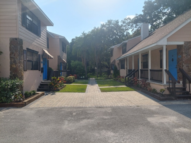 Building Photo - 12216 N 59th St Rental