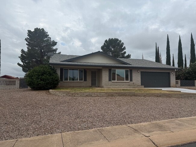 Photo - 1118 E Katherine Dr