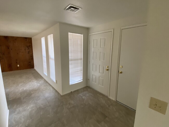 Photo - 1723 W Rosal Dr