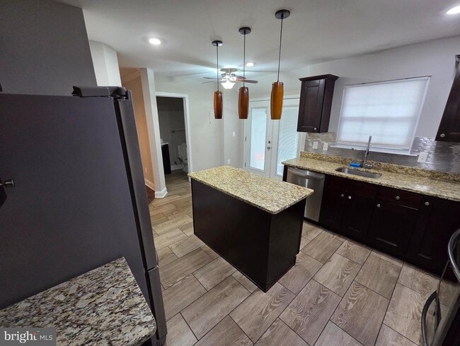 Photo - 10442 Storch Turn