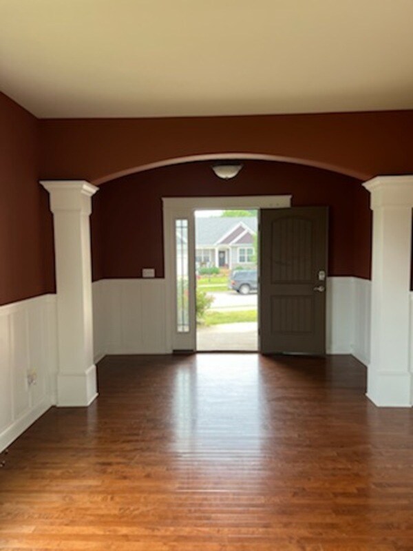 Photo - 2411 Nottingham Dr