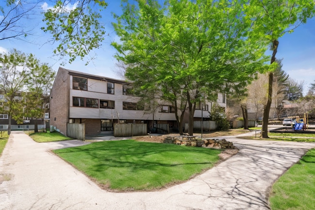 Building Photo - Churchill Townhomes