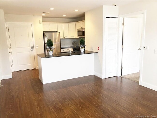 Photo - 947 Hope St Unit 301