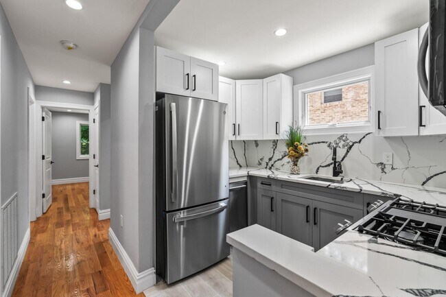 Photo - 264-52 73rd Ave