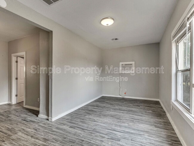 Photo - 2345 NW 10th St Unit B 1