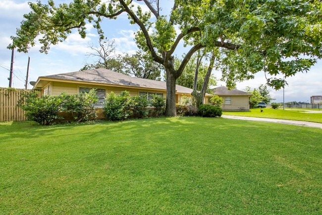 Photo - 13226 Rockglen St