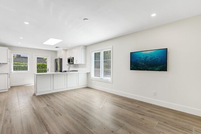 Photo - ** OLDE NAPLES ** 2 BED / 2 BATH - COMPLETELY REMODELED - PET OK! - ANNUAL RENTAL