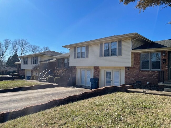 Building Photo - Charming 2-Bedroom Apartment – February Move-In Available!