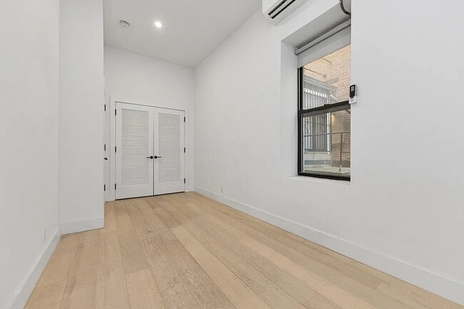 Photo - 245 Eldridge St Unit 1R