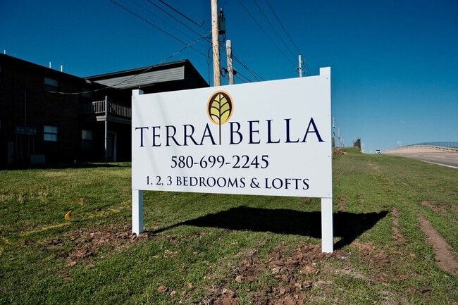 Building Photo - Beautiful 2bed/1bath Apartment Home Unit 2811-B
