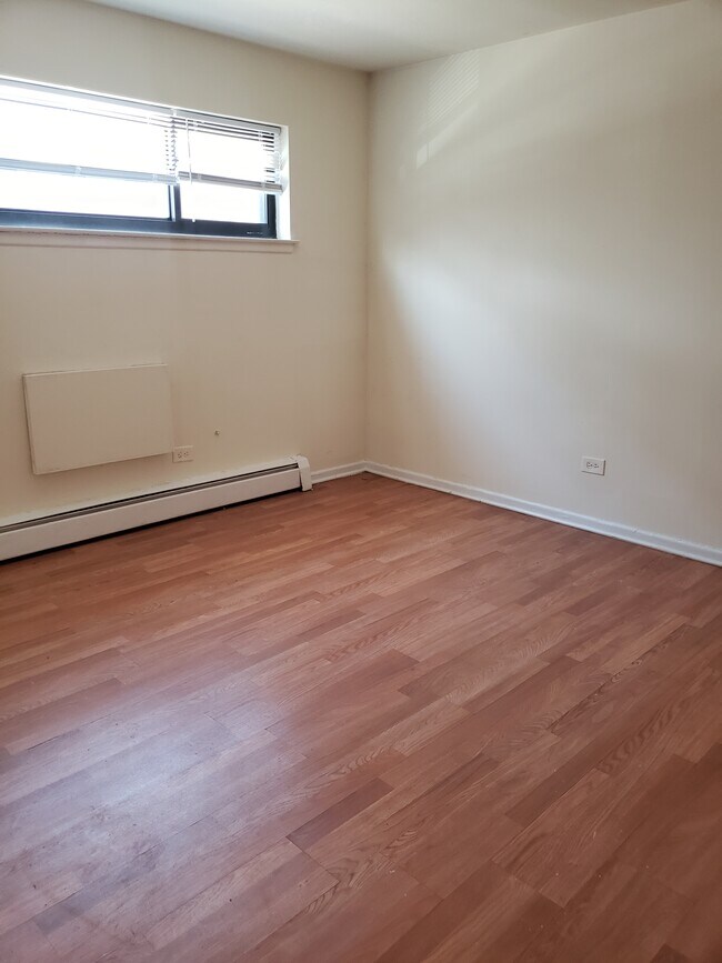 Photo - 6006 N Kenmore Ave