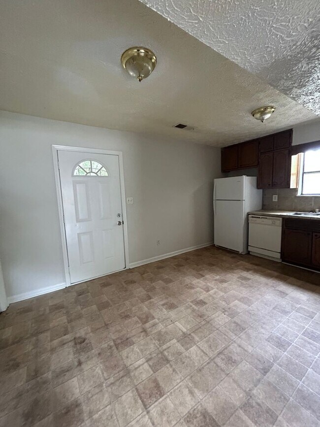 Photo - 232 Toby Springs Ln