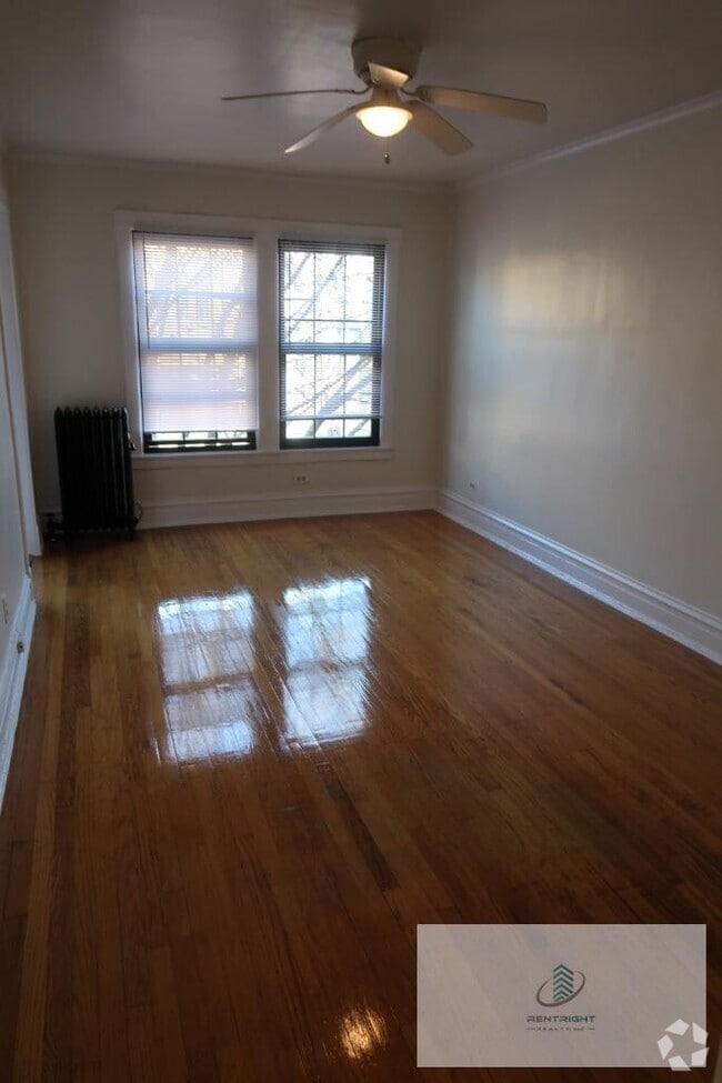 Building Photo - 2617 W Gunnison St Unit 2617-2B Rental