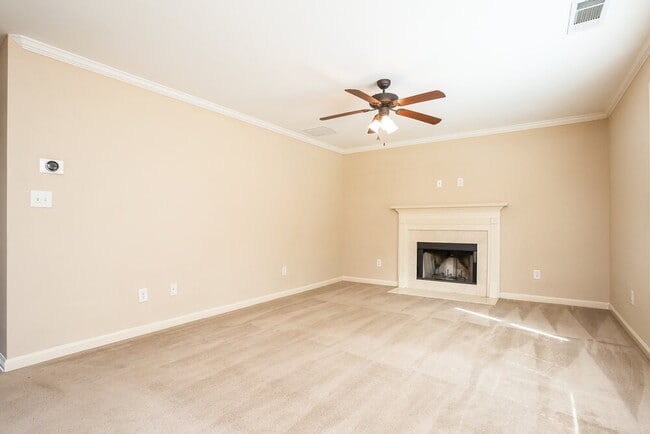 Photo - 233 Logan Creek Ln