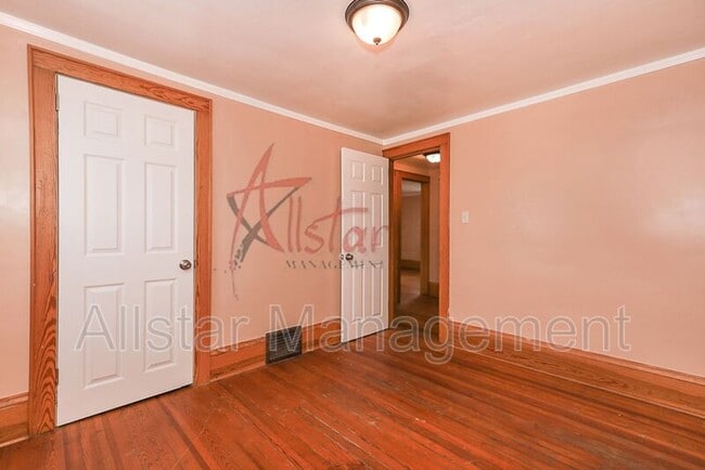 Photo - 458 Hillwood Dr