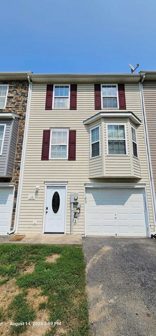 Entrance - 118 Lance St Townhome