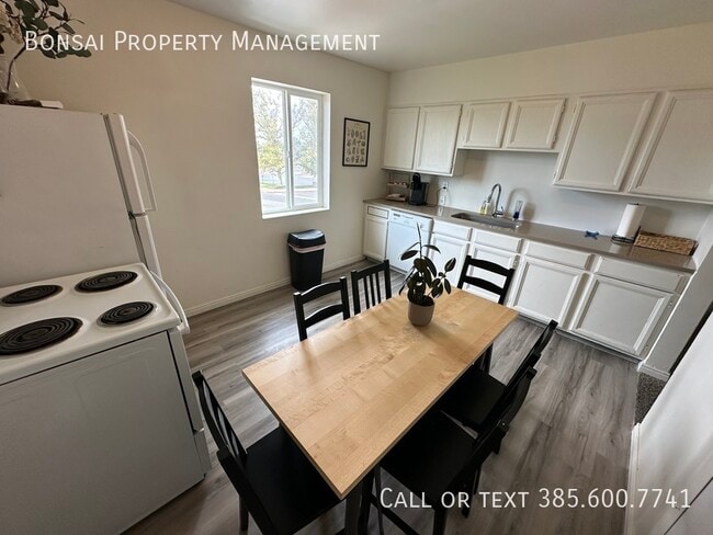 Photo - 997 Chapel Dr Unit 6