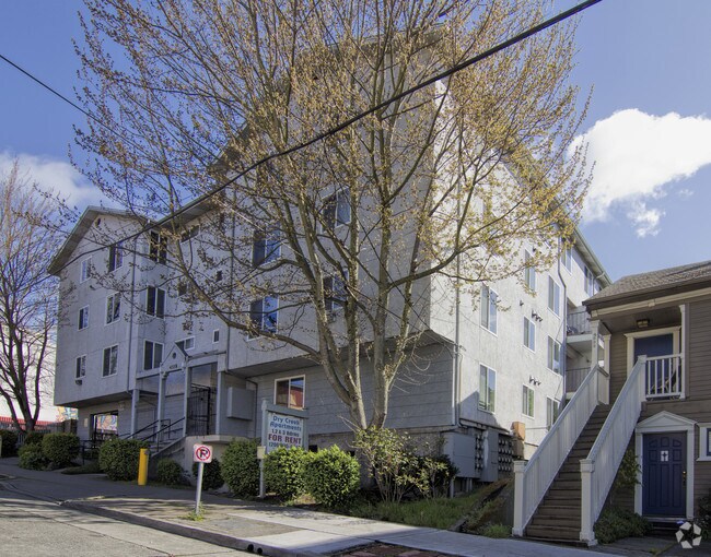 Building Photo - Dry Creek Apartments