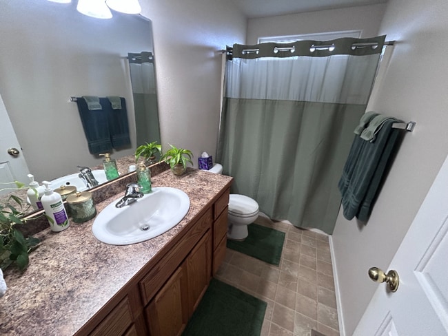 Photo - 1707 Dora Dr N