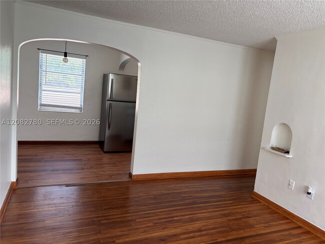 16 Santillane Ave Unit 4