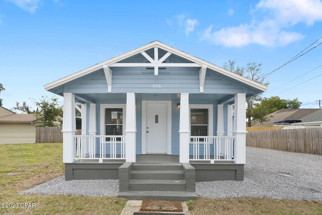 Building Photo - 206 E 2nd Ct